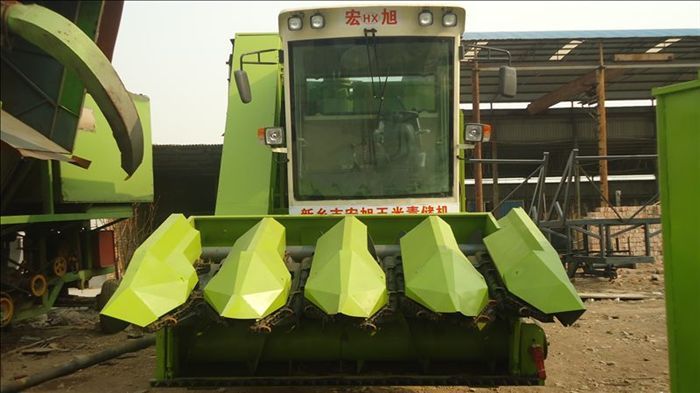 飼料收獲機(jī) 飼料收獲機(jī)