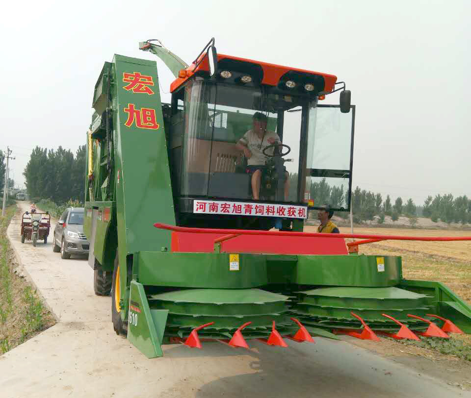 玉米收割機(jī)
